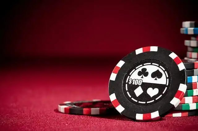 Giao diện rút tiền VND trên điện thoại tại 100win Việt Nam